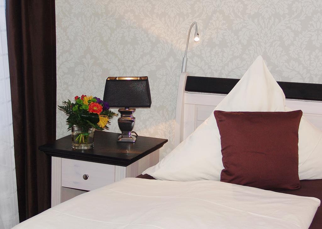Krummhörn Hotel Garni Landhaus Uttum מראה חיצוני תמונה