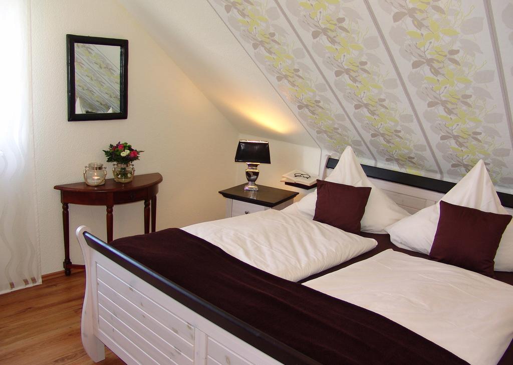 Krummhörn Hotel Garni Landhaus Uttum מראה חיצוני תמונה