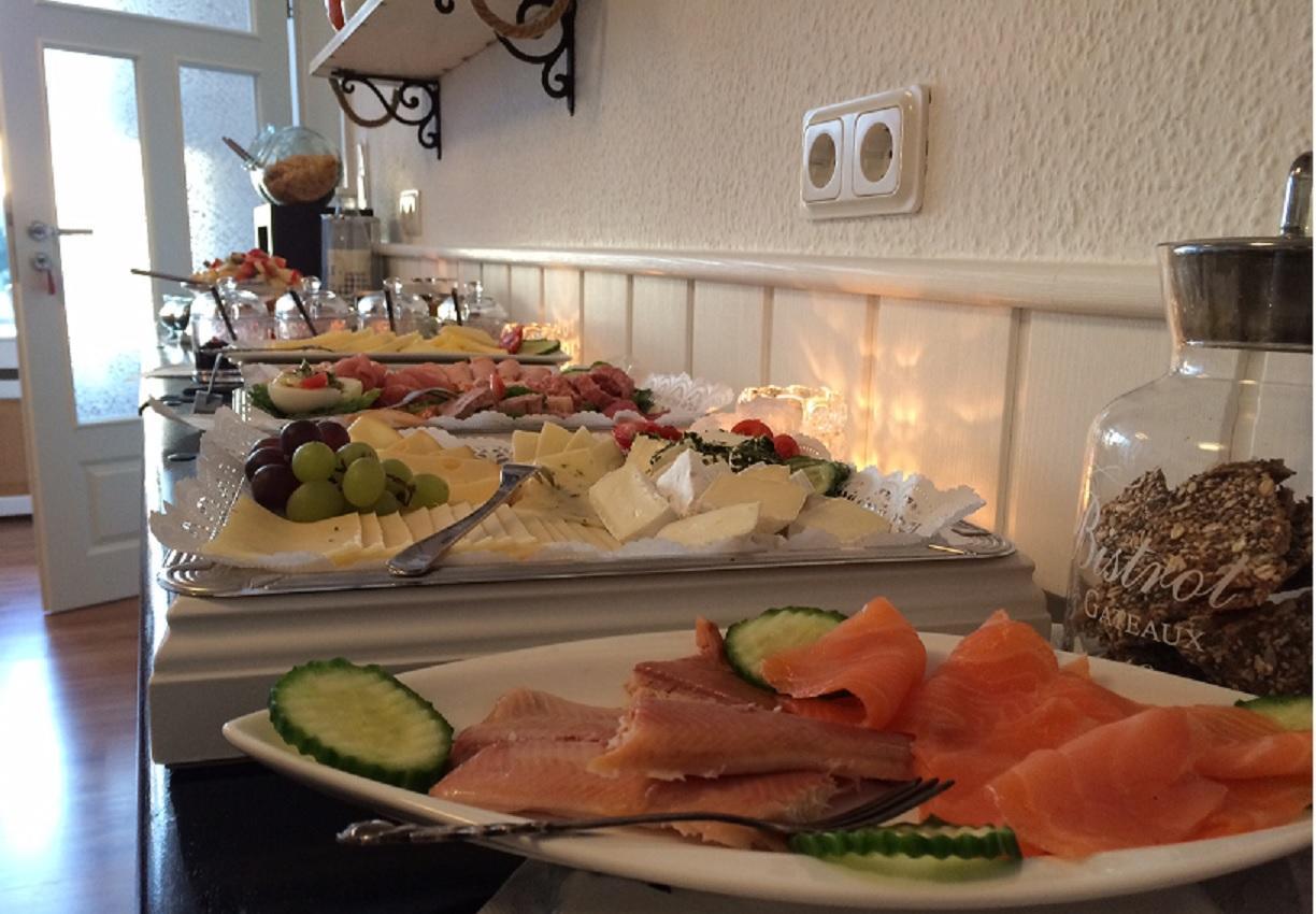 Krummhörn Hotel Garni Landhaus Uttum מראה חיצוני תמונה