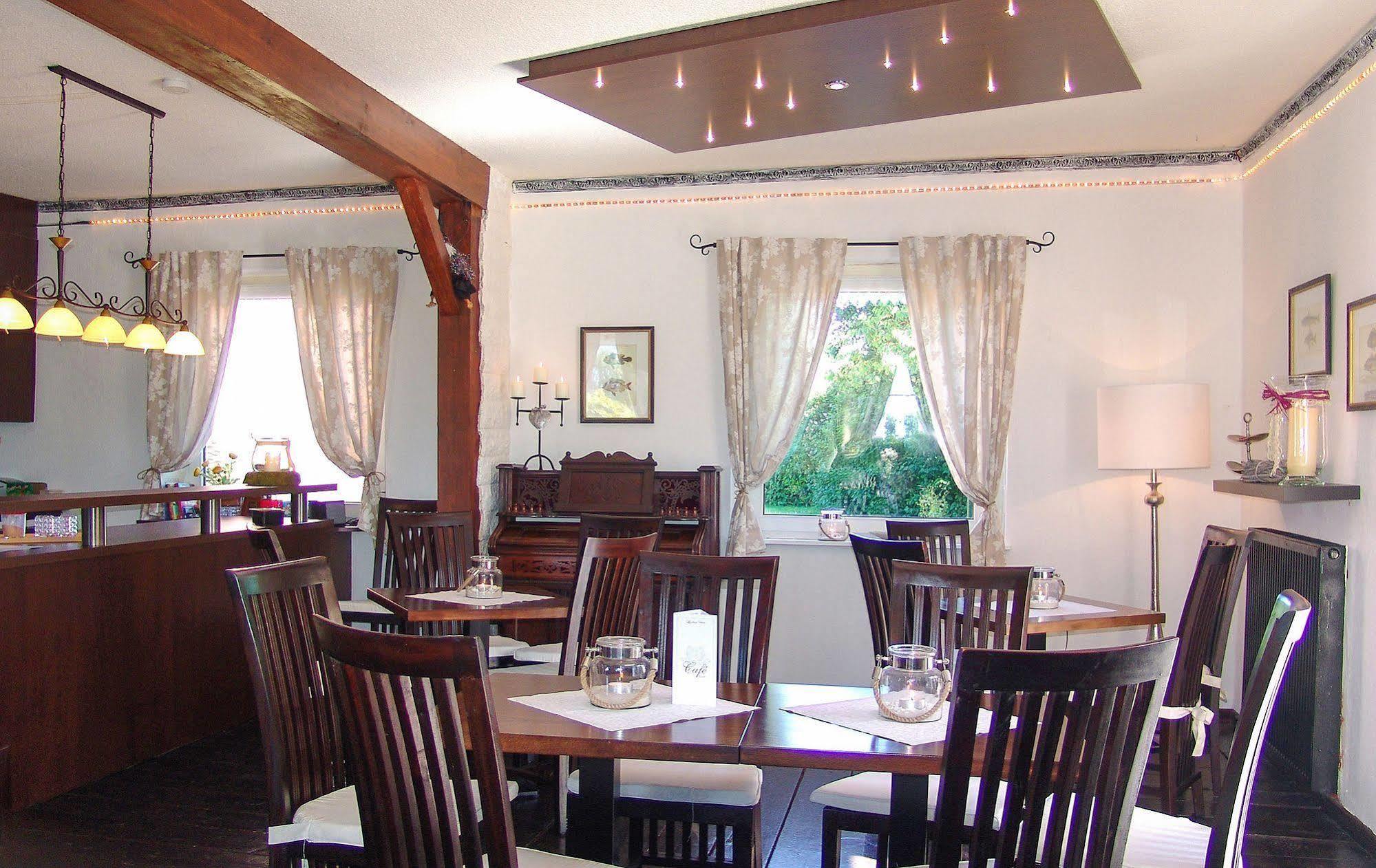 Krummhörn Hotel Garni Landhaus Uttum מראה חיצוני תמונה