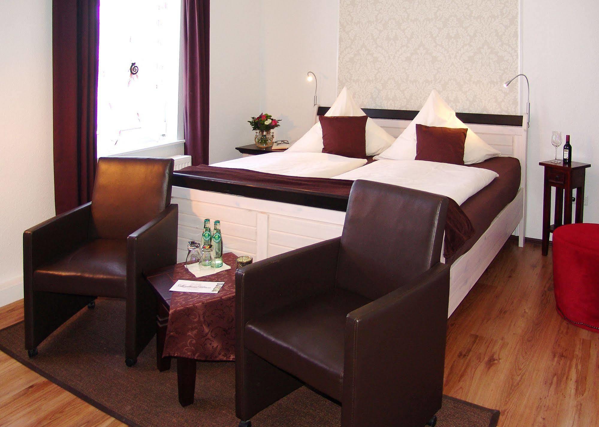 Krummhörn Hotel Garni Landhaus Uttum מראה חיצוני תמונה